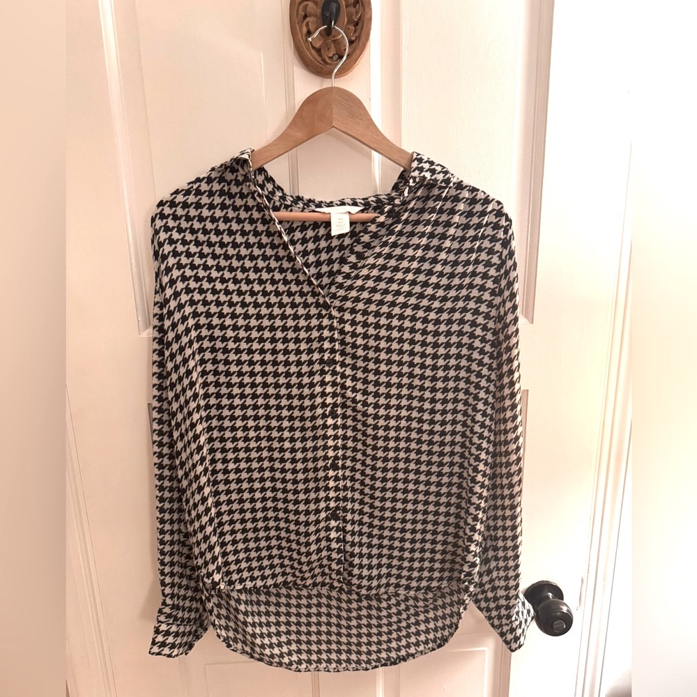 Black and White Houndstooth Button-down Top